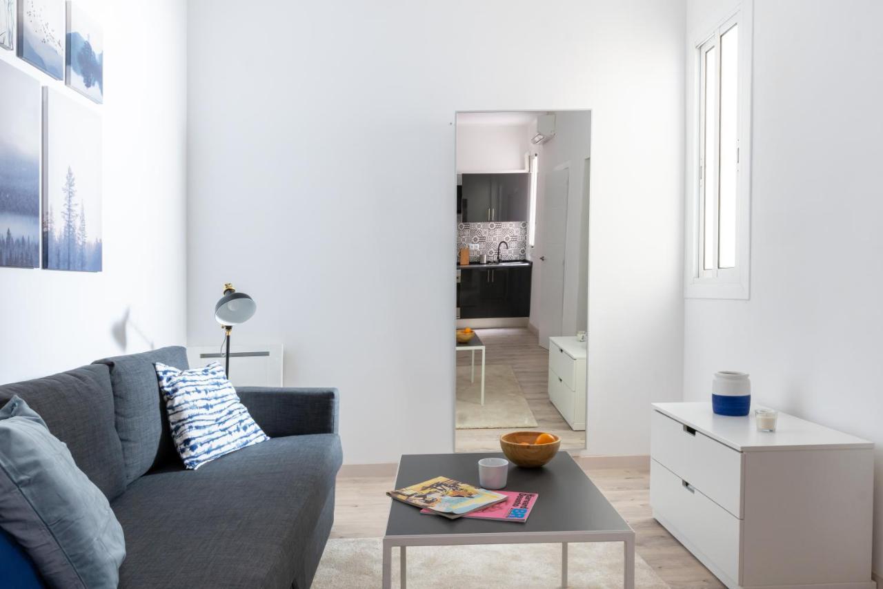 Cozy Studio Apartment 5 Min From Camp Nou Barcelona Exterior photo